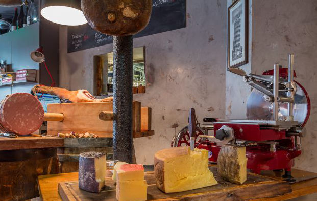 Sassotondo-Restaurant Italien-Paris-fromages charcuterie retouche dans texte